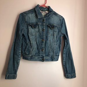 Super cute denim jacket! That will last for years